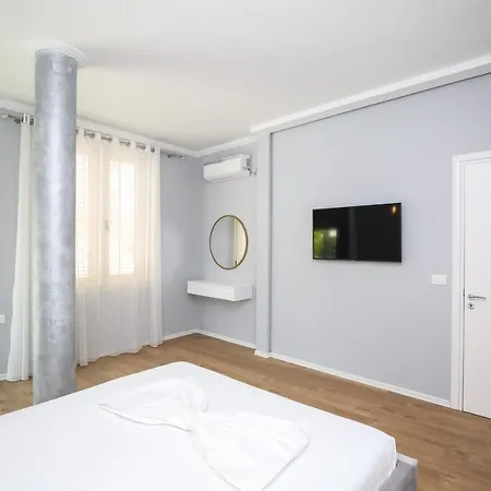 Nikaj Premium Apart-Hotel Vlore Exterior photo