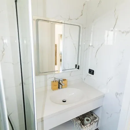 Nikaj Premium Apart-Hotel Vlore Exterior photo